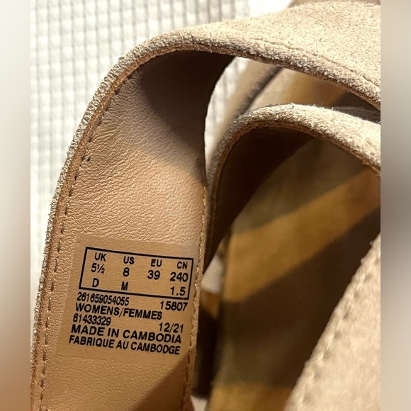 Clarks Women's Slingback Wedge Sand Suede Tan Sandals Size 8 - Picture 11 of 12